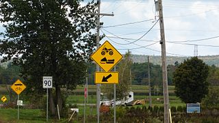 Road signs close to Sainte-Anne-de-la-Pérade