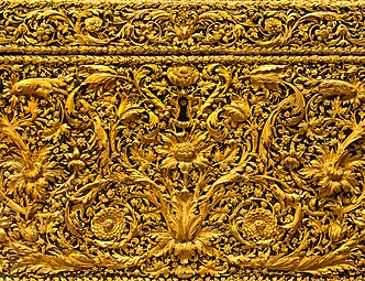 Baroque rinceaux on the chest for Louis XIV's gems, mid-17th century, repoussé and chiselled gold over a wooden core, Louvre[10]
