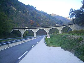 The Carei viaduct, built in 1912, for the old tramway which connected Menton to Sospel and which ceased being used by trams in 1931
