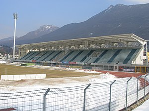 Die Gegentribüne im Stadio Conaredo. Aufgenommen vor dem Spiel des FC Lugano gegen die BSC Young Boys im Februar 2006