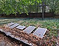 Massengräber mit 924 Bombenopfern (meiste von 17. April 1945) auf Neuem Annenfriedhof (2017)[50]