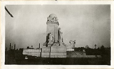 The Columbus Fountain in 1919