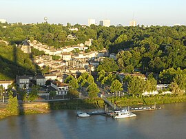 The old town along the Garonne
