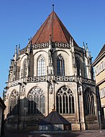 Gmünder Münster, spät­goti­sches Maß­werk mit sphäri­schen Drei­ecken, nach 1382