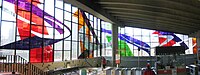 Champ-de-Mars, Montreal: „Les grands formes qui dansent“ (1968) Mid-century modern-Buntglasfenster Architekt: Adalbert Niklewicz Künstlerin: Marcelle Ferron[200]