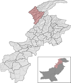 Lower Chitral District (red) in Khyber Pakhtunkhwa