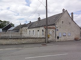 The town hall of Mâchecourt