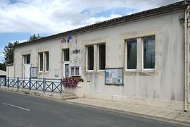 The town hall in Les Touches-de-Périgny
