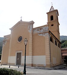 The front of the church of Notre-Dame-du-Rosaire, in Bendejun
