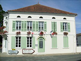 The town hall in Saint-Bonnet-sur-Gironde