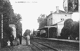 A postcard view of the railway station in Les Rosiers