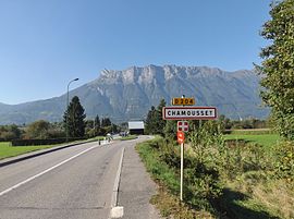 The road into Chamousset