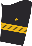 Ärmelabzeichen der Jacke (Dienstanzug) eines Stabskapitänleutnants