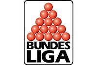 Logo der 1. Snooker Bundesliga. Abgebildet ist die dreieckige Startformation der 15 roten Bälle. Darunter der Schriftzug "Bundesliga".
