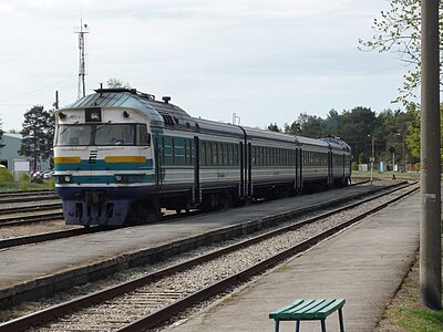 Ein DR1A im Bahnhof Liiva
