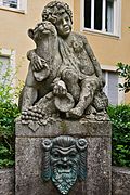 Figur am Bacchus-Brunnen (Freiburg)