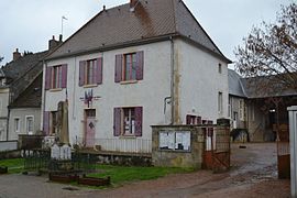 Dompierre-sur-Nièvre's town hall