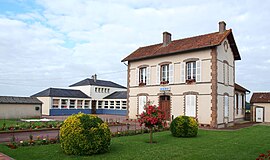 The town hall and school in Ervauville