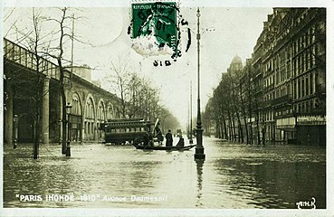 The Viaduc and flooding in 1910.