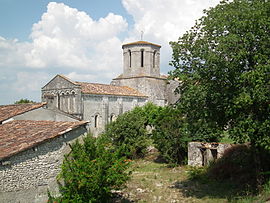 The church of Saint-Pierre in Échebrune