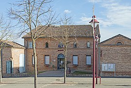 The town hall in Larra