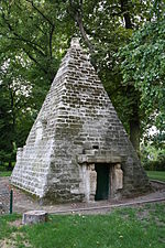 Pyramid in the gardens of Parc Monceau (1778)