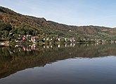 Vaňov, Blick auf das Dorf an der Elbe von Brná