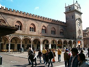 The Palazzo della Ragione, Mantua, (1250), has battlements that proclaim the city's political affinities.