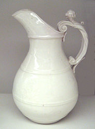 Villeroy-Mennecy soft-paste porcelain ewer, 1740-1750.