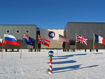 The Amundsen–Scott South Pole Station during the 2007–2008 summer season.