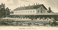 Der ursprüngliche Endbahnhof wurde nach der Verlängerung in Banjaluka-Vorstadt umbenannt, blieb aber Be­triebsmittelpunkt der Militärbahn.