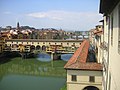 Florence, Ponte Vecchio, Structure and coincidence