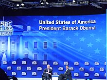 Barack Obama in conversation with James McNerney, Jr. at the 2011 APEC CEO Summit
