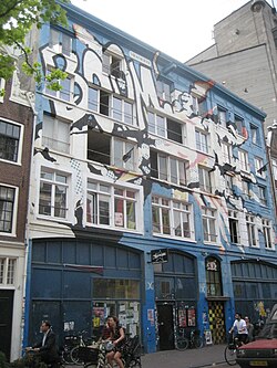 Vrankrijk building with painted facade