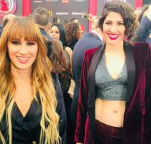 Ha*Ash in Latin Grammys 2017 Hanna Nicole (left), Ashley Grace (right)