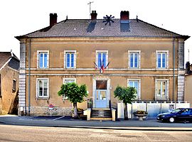 The town hall in Fretigney