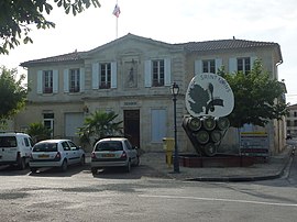The town hall in Saint-Yzans-de-Médoc
