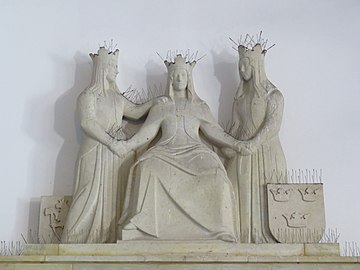 Relief in Christiansborg: Mother Denmark flanked by Sweden and Norway