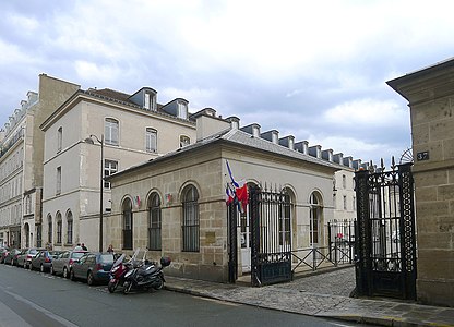 Entrance from Rue de Bellechasse