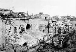 Das stark beschädigte Gürtelhauptwerk X Orzechowce, 1915