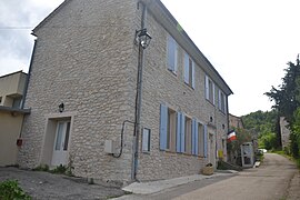 The town hall in Bésignan