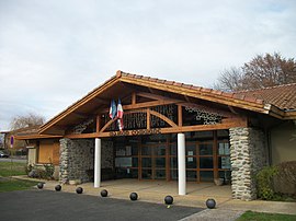 The town hall in Bordes-de-Rivière