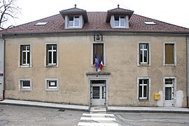 The town hall in Gevresin