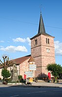 Granges-sur-Vologne, Dép. Vosges: Kirchturm aus dem 17. Jh. mit „romanischen“ Biforien
