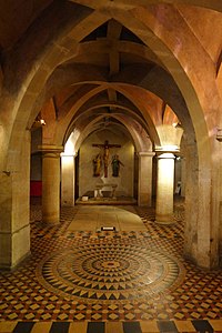 The crypt beneath the transept and apse
