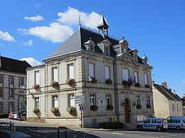 The town hall in Montmirail