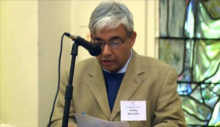 Partha Banerjee introducing Noam Chomsky at Brooklyn For Peace's Pathmakers to Peace Award ceremony in 2014