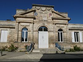 The town hall in Bégadan