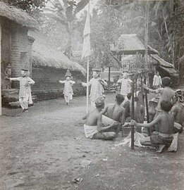 Telek (masked) dance accompanied by gamelan ensemble in Bali, between 1950 and 1957.