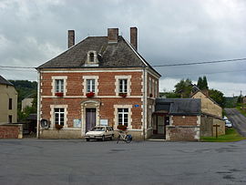 The town hall in Dommery